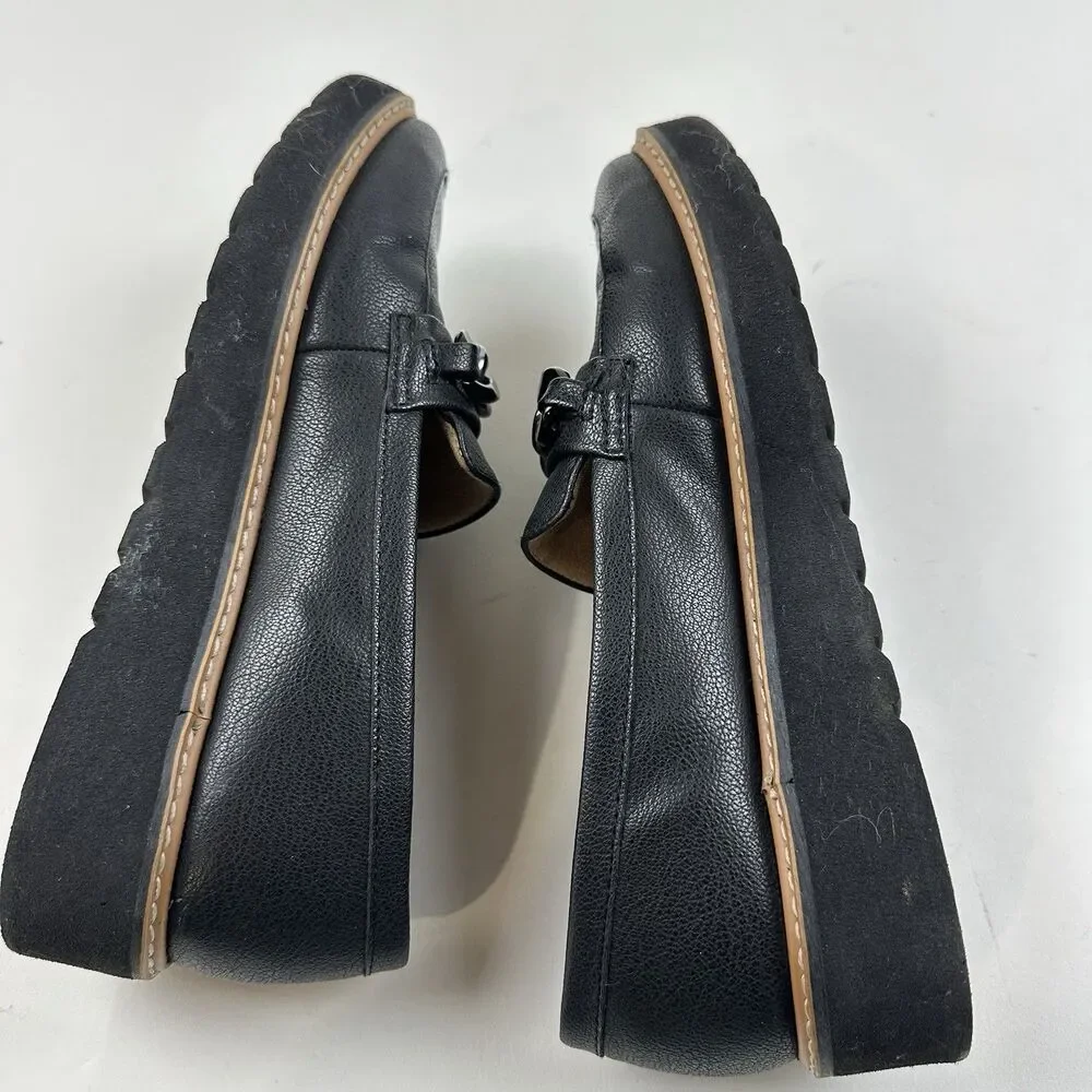 Naturalizer Emmal Chain Platform Loafer 6 M in Black Slip On Cushioned